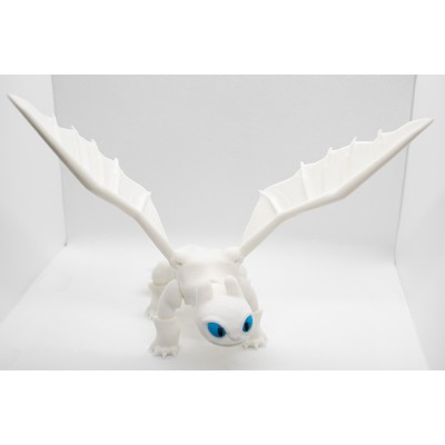 Дракон з мультика "Як приборкати дракона" Біла Фурія